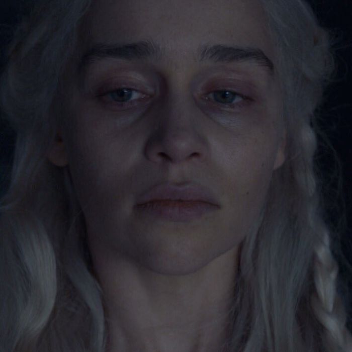 De &quot;Game of Thrones&quot;: Daenerys (Emilia Clarke) decide destruir tudo que vê pela frente no 5º episódio da temporada final