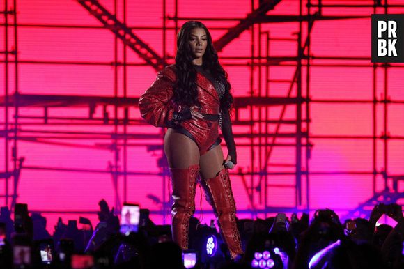 Ludmilla lançou o seu primeiro DVD, o "Hello Mundo", no dia 31 de maio