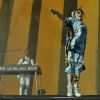 O show de Billie Eilish levou mais de 40 mil fãs a loucura neste domingo (30) no Reino Unido