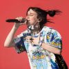 Billie Eilish provou mais uma vez ser super sensata e pediu para os fãs curtirem o show sem os celulares