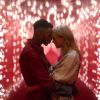 Bem romântica, Taylor Swift lançou o clipe de "Lover" na última quinta-feira (22)