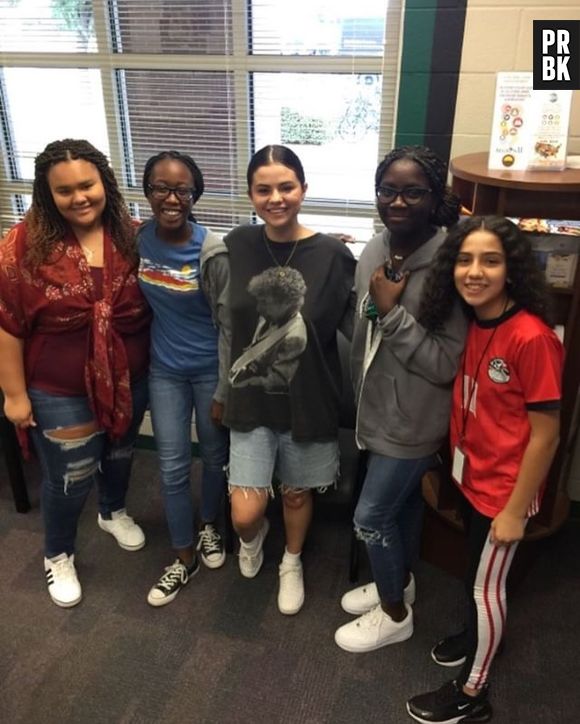 Selena Gomez pode ter visitado antiga escola para gravar documentário, suspeitam fãs