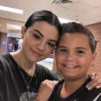 Selena Gomez visita antiga escola no Texas