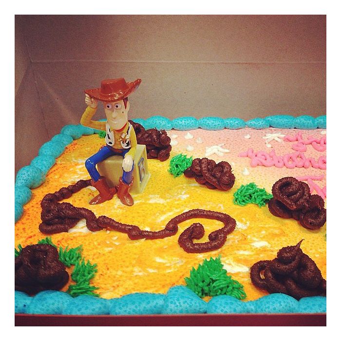 Acho que você já comeu bolo demais, Woody...