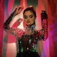 Selena Gomes lança "Look At Her Now" de surpresa e fãs estão mais que felizes com a novidade