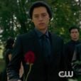 "Riverdale": Jughead (Cole Sprouse) morreu? Lili Reinhart fala sobre possível futuro do personagem na série