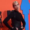 Dua Lipa fala sobre como as redes sociais facilitam hate e ansiedade
 
