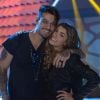 Lucas Lucco e Ana Paula Guedes posam juntos nos bastidores do programa "Domingão do Faustão", da Globo