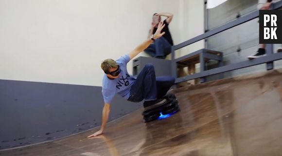 Tony Hawk arrisca algumas manobras no Hoverboard