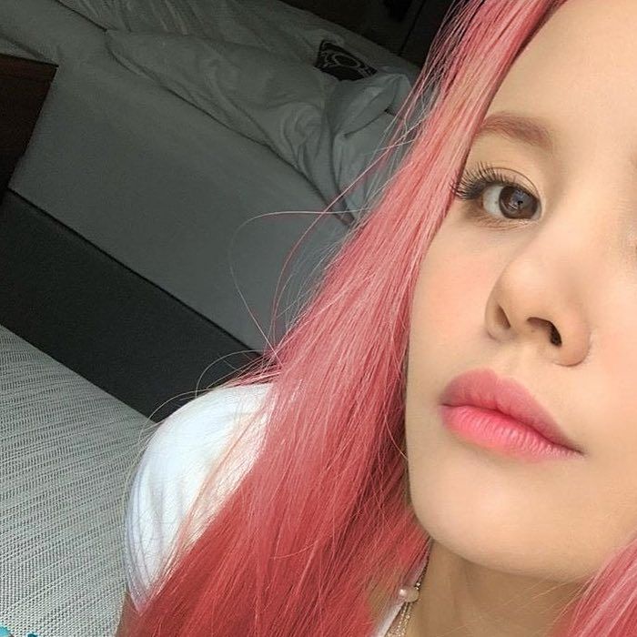 Cantora do CLC é acusada de racismo após postar foto no Instagram