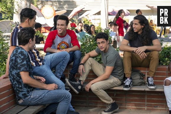 "Eu Nunca": Paxton (Darren Barnet) é o cara mais popular da escola de Devi (Maitreyi Ramakrishnan) e nunca a tinha notado antes