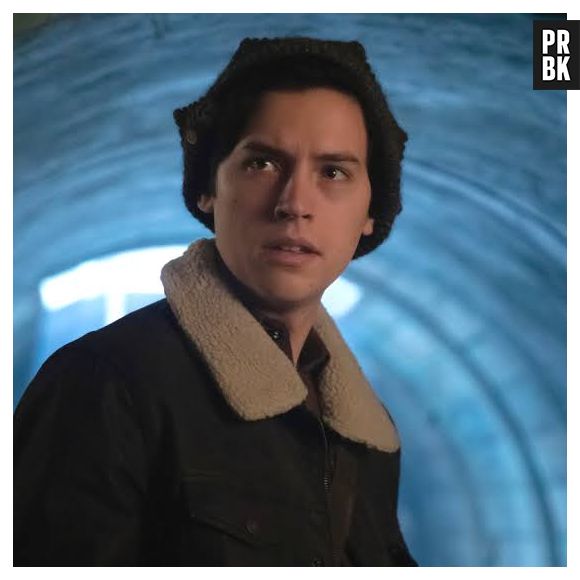 Ao contrário de KJ Apa, Cole Sprouse foi aos protestos antirracistas do movimento Black Lives Matter e chegou a ser preso