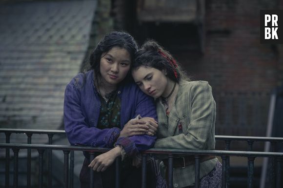 A relação das irmãs Bea (Thaddea Graham) e Jessie (Darci Shaw) foi destaque em "Os Irregulares de Baker Street"