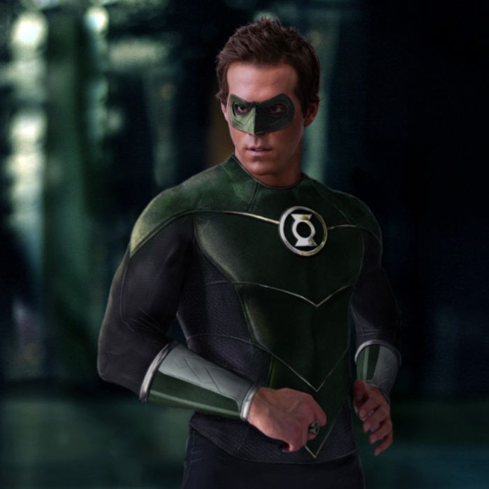 Ryan Reynolds acabou transformando um super-herói sério num piadista em fim de carreira, em &quot;Lanterna Verde&quot;.