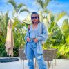 A blogueira Thassia Naves investe na moda wide leg jeans