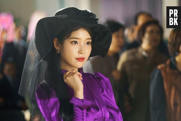 IU se baseou em conto de fadas antigo para o clipe de "Red Shoes"
 