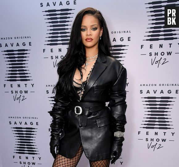 Rihanna entrega referência de novo show: "combinando moda, dança, música e arquitetura icônica"