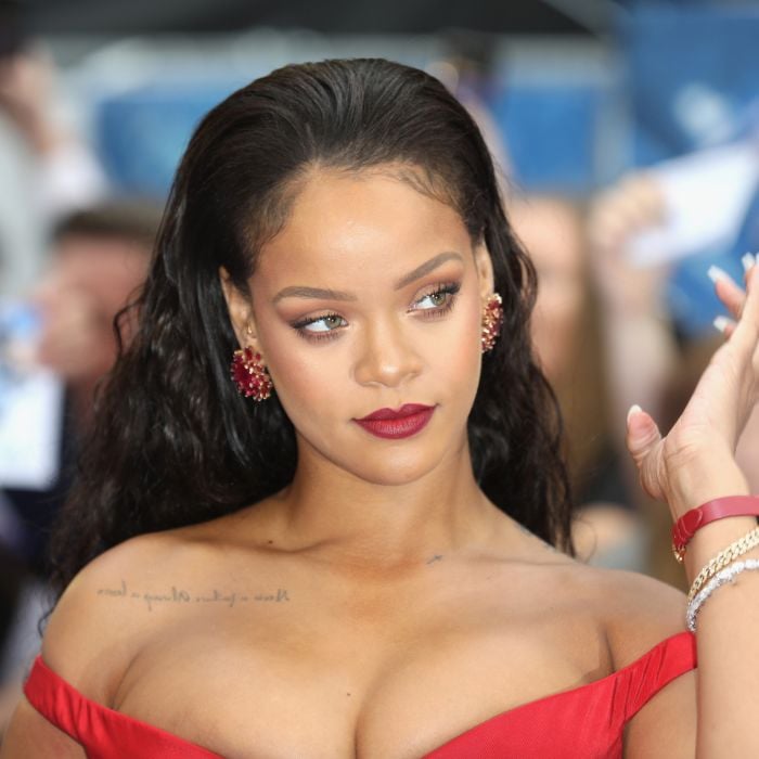 &quot;Umbrella&quot;, de Rihanna, já ganhou versão pagode, forró e também piseiro pelas redes sociais