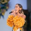 Anitta já foi loira em ação com marca de cosméticos por apenas três meses