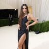 Anitta aposto em cabelo liso ultralongo no MET Gala 2021