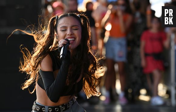 Olivia Rodrigo fez o 1º show de sua carreira no IHeartFestival, em 18 de setembro