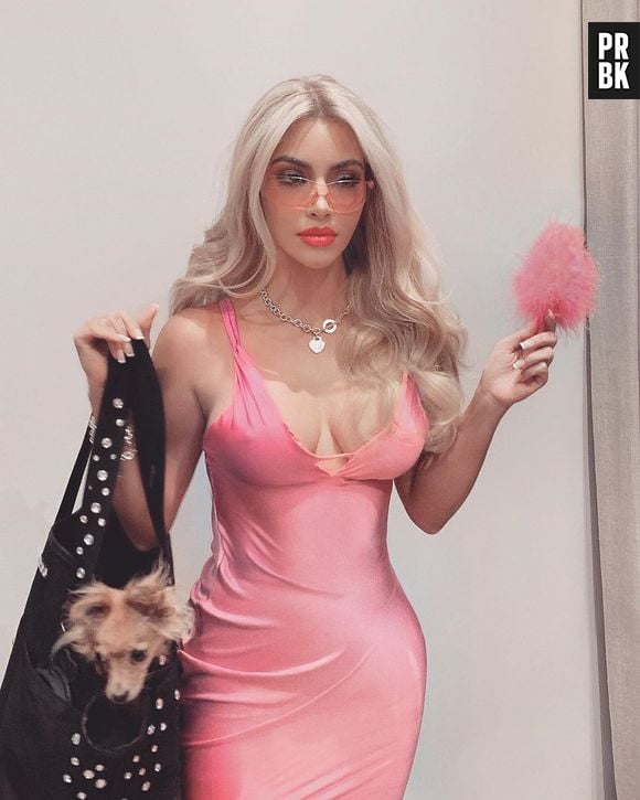 E Kim Kardashian que foi de "Legalmente Loira" no Halloween?