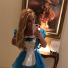 Halloween: a rainha do Pop, Britney Spears, de "Alice no País das Maravilhas"