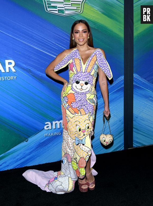 amFAR Gala 2021: Anitta chamou atenção com vestido divertido da grife Moschino