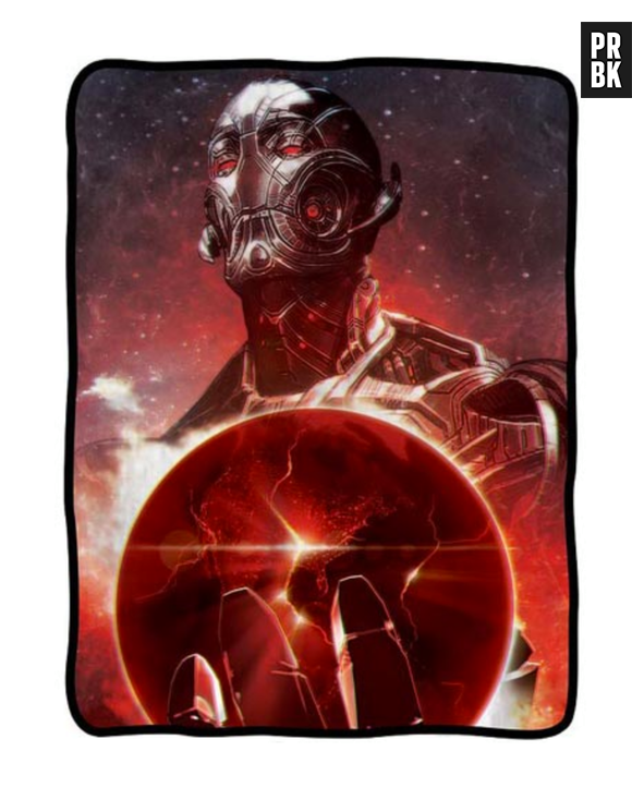 O vilão Ultron, de "Os Vingadores 2", também dá as caras no material