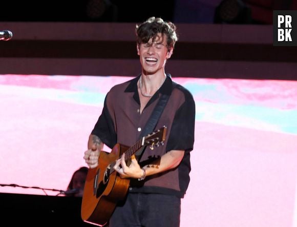 Shawn Mendes lançou a música "It'll Be Okay" nesta quarta-feira, 01 de dezembro de 2021