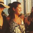  Selena Gomez passou alguns dias com amigos em Dubai 