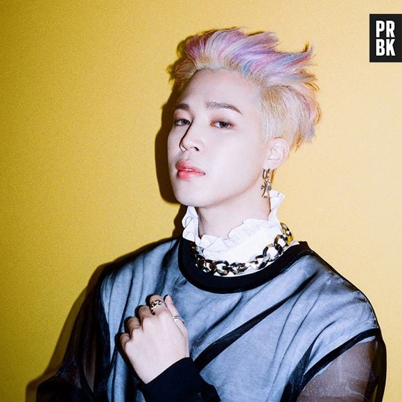 Jimin, do BTS, apostou em penteado despojado e cabelo ultra colorido em 2021