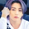 BTS Jungkook exibiu cabelo na cor roxo em 2021