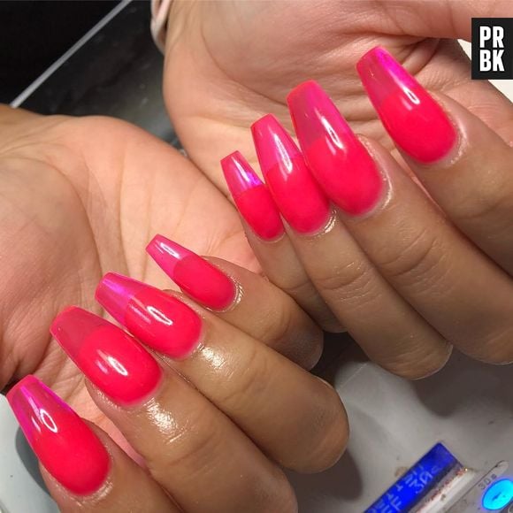 Jelly nails, que bombaram em 2018, voltaram com tudo em 2022