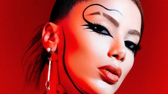 8 passos para reproduzir a make de Anitta em "Boys Don't Cry"