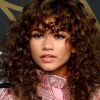 Franja em cabelos cacheados é a nova febre do momento. Zendaya aprova!