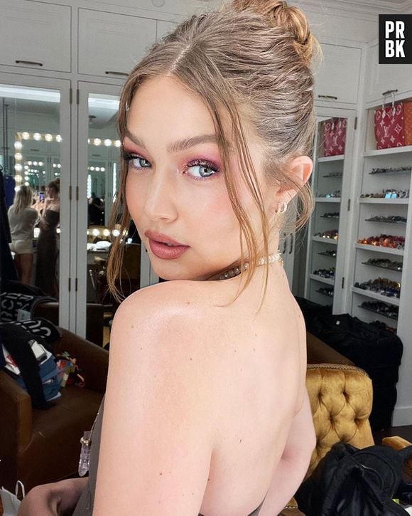 Gigi Hadid usa franjas maiores atualmente