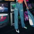 Jade Picon usou modelo reciclado da Adidas para ir ao Lollapalooza