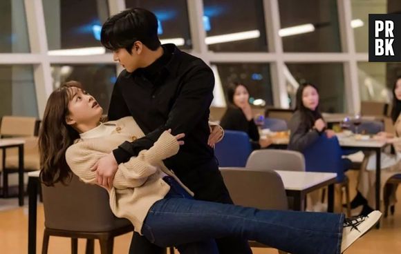 "Business Proposal": K-drama tem romance e comédia na medida certa