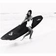  Kelia Moniz em campanha, entre as surfistas mais sensuais segundo a Playboy 