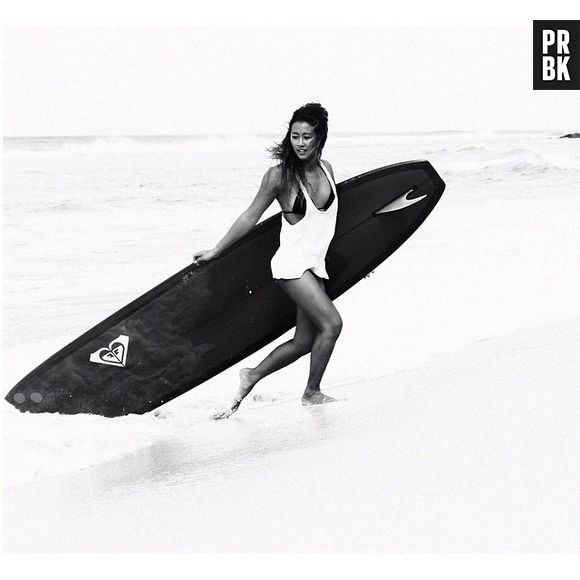 Kelia Moniz em campanha, entre as surfistas mais sensuais segundo a Playboy