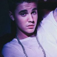 Justin Bieber posta foto de toalha e mostra que é dotado no Instagram!