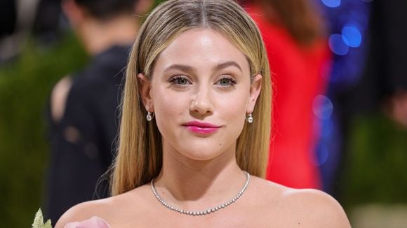 Lili Reinhart detona Kim Kardashian por dieta do Met Gala: "Celebridades estúpidas"