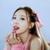 Nayeon, do TWICE, divulgou versões do seu 1º mini-álbum