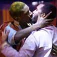 "BBB21" teve primeiro beijo gay entre Gil do Vigor e Lucas Penteado
