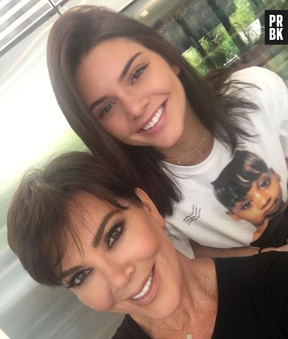 Kris Jenner e Kendal Jenner são bem parecidas