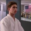 "Cobra Kai": Robby (Tanner Buchanan) vai para o México com Johnny (William Zabka) para encontrar Miguel (Xolo Maridueña)