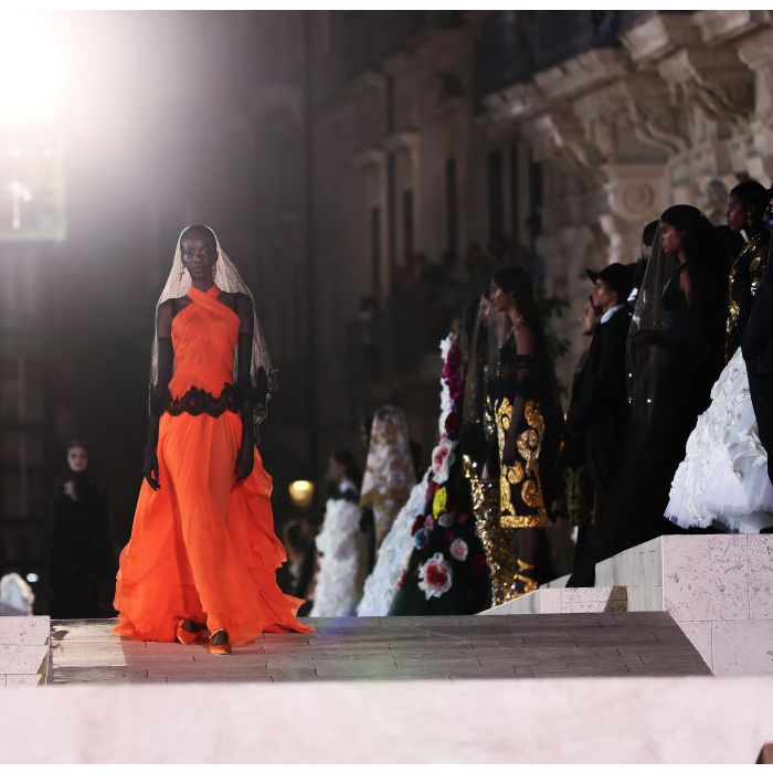 Fotos da grife Dolce &amp;amp; Gabbana na Semana de Alta-Costura 2022