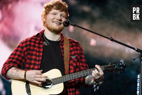 Ed Sheeran anunciou o nascimento de Júpiter via Instagram com uma foto adorável de algumas pequenas meias de algodão