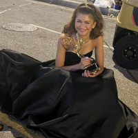 Zendaya: saiba para quem ela contou sobre prêmio no Emmy 2022 primeiro